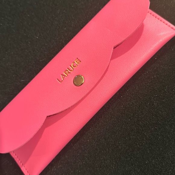 NEW LARUCE 4 brush set with case - Picture 1 of 2